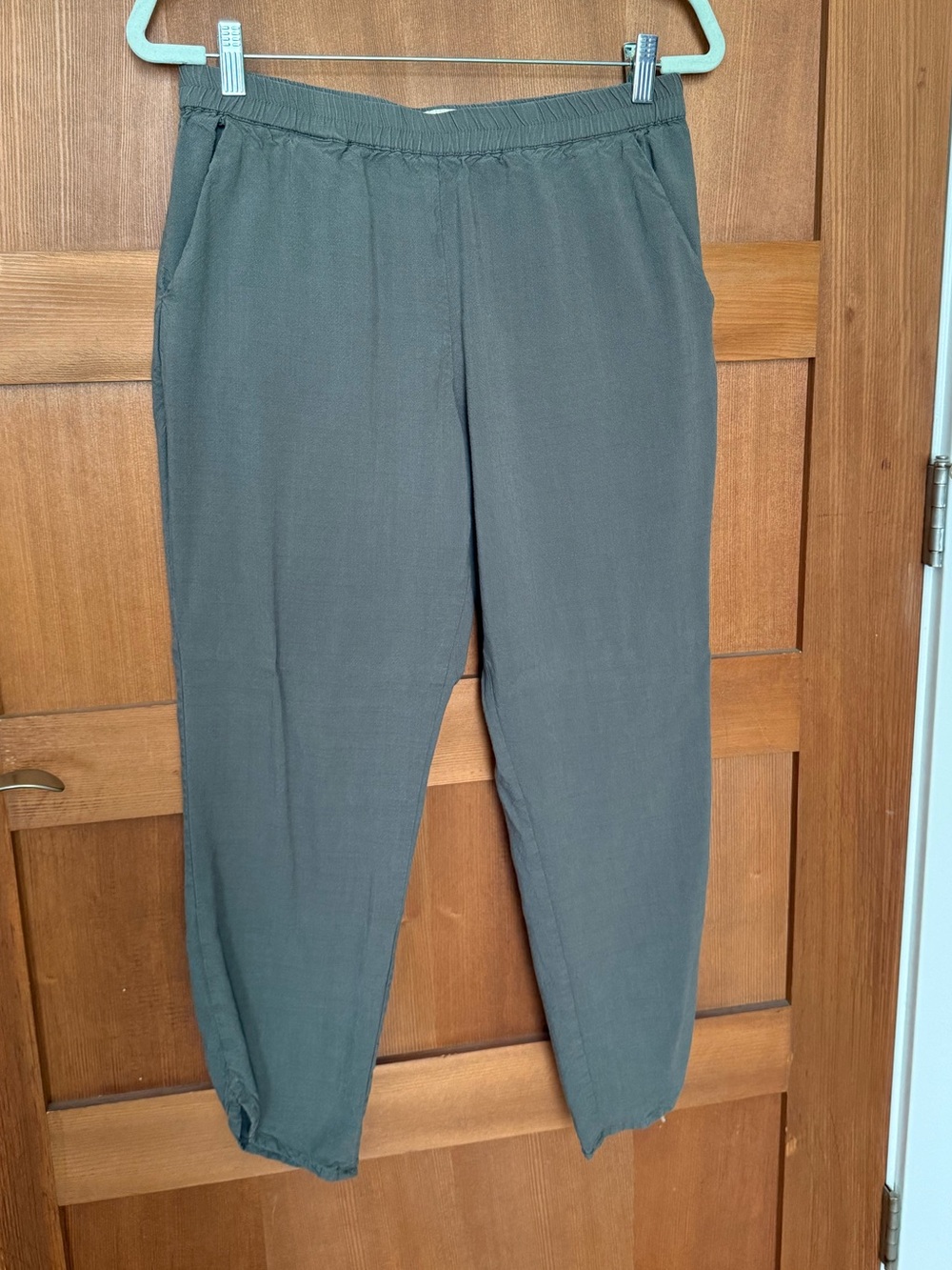 Marine Layer Pants Womens
Medium Pull On Cropped Dolphin Hem